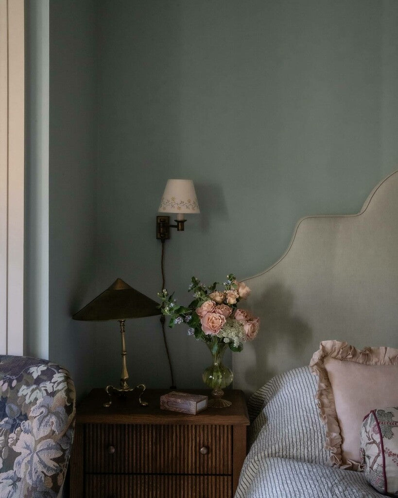 Farrow & Ball Middle Ground No. 209