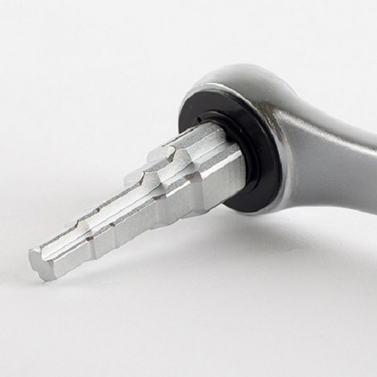 Uni-Spanner Set with Ratchet Handle