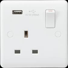 Knightsbridge Curved Edge 13A 1G DP Switched Socket